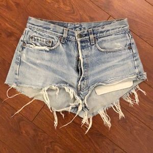 Levi’s cut off denim shorts